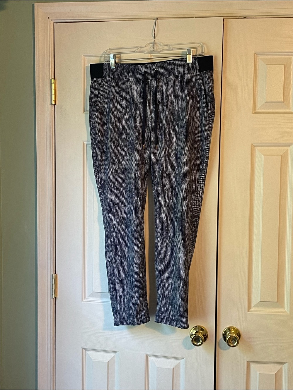 Athleta Women’s Blue & white Heathered Jogger Pants